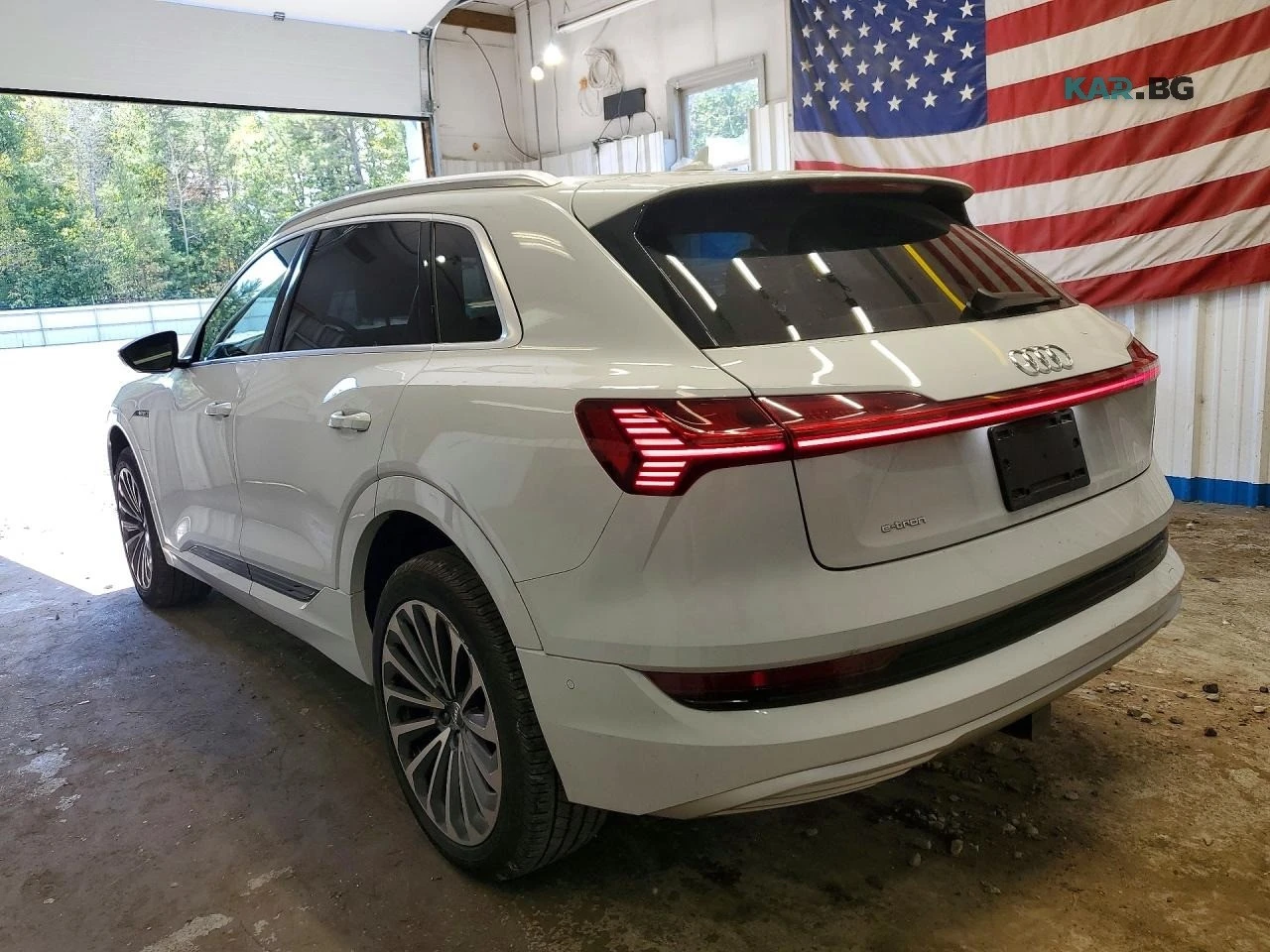 Audi E-Tron PANORAMA* DISTRONIC* 360-CAM* OBDUH* , снимка 6 - Автомобили и джипове - 56648747