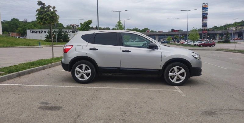 Nissan Qashqai 1.5 DCI, снимка 4 - Автомобили и джипове - 48957424