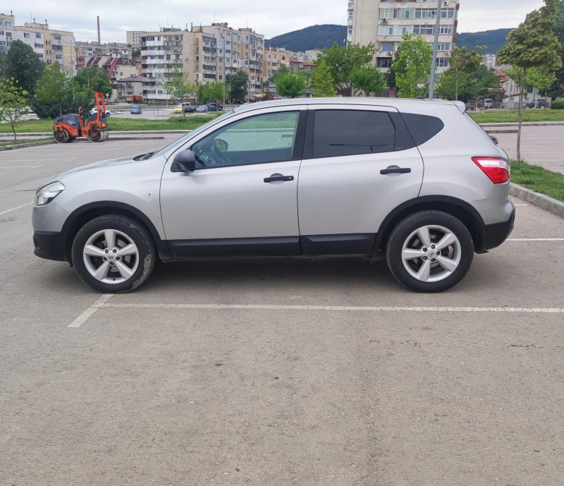 Nissan Qashqai 1.5 DCI, снимка 3 - Автомобили и джипове - 48957424