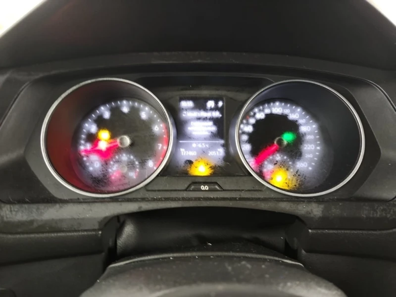 VW Tiguan * TRENDLINE * CARFAX * БЕЗ ПЪРВОНАЧАЛНА ВНОСКА, снимка 10 - Автомобили и джипове - 52991509