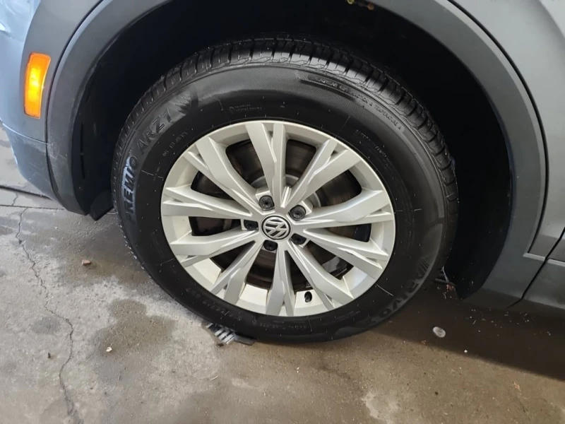 VW Tiguan * TRENDLINE * CARFAX * БЕЗ ПЪРВОНАЧАЛНА ВНОСКА, снимка 17 - Автомобили и джипове - 52991509