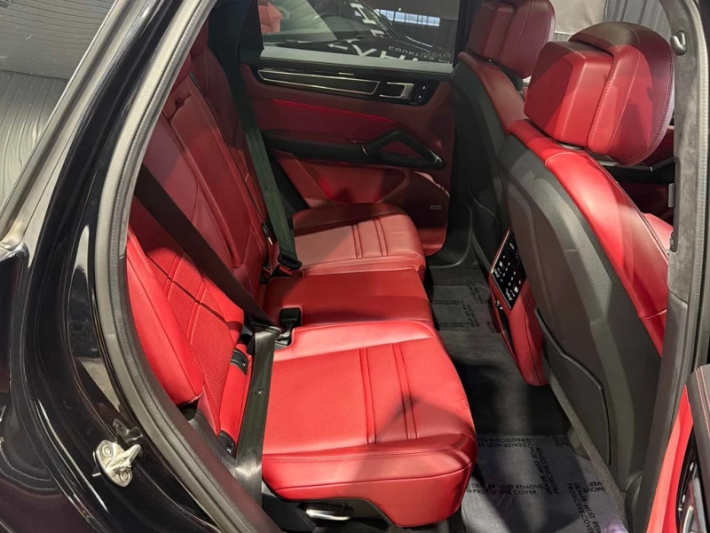 Porsche Cayenne * GTS * CARFAX * БЕЗ ПЪРВОНАЧАЛНА ВНОСКА, снимка 17 - Автомобили и джипове - 53308309