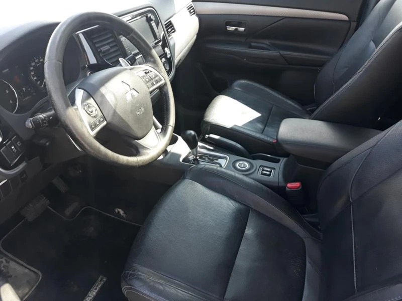 Mitsubishi Outlander 4WD 2.2D 7места, снимка 15 - Автомобили и джипове - 36182921