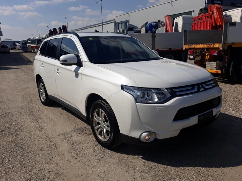 Mitsubishi Outlander 4WD 2.2D 7места, снимка 12 - Автомобили и джипове - 36182921