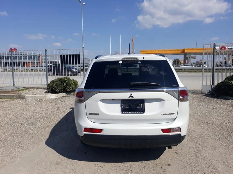 Mitsubishi Outlander 4WD 2.2D 7места, снимка 7 - Автомобили и джипове - 36182921