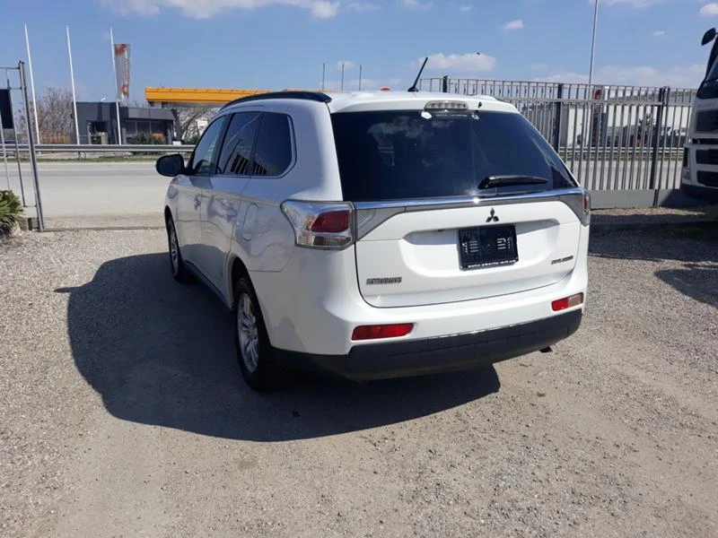 Mitsubishi Outlander 4WD 2.2D 7места, снимка 6 - Автомобили и джипове - 36182921