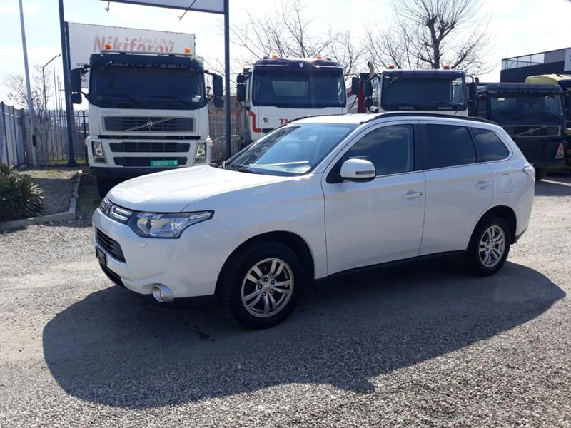 Mitsubishi Outlander 4WD 2.2D 7места, снимка 1 - Автомобили и джипове - 36182921