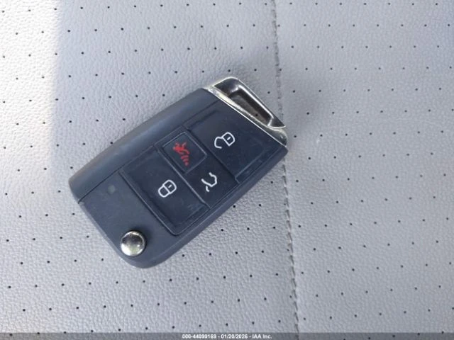 VW Tiguan 2.0T SE R-LINE, снимка 15 - Автомобили и джипове - 53284502