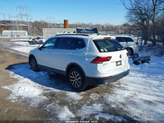 VW Tiguan 2.0T SE R-LINE - изображение 4