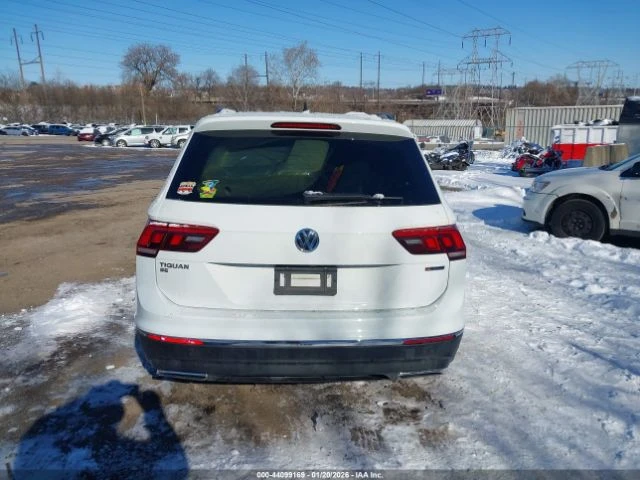 VW Tiguan 2.0T SE R-LINE - изображение 5