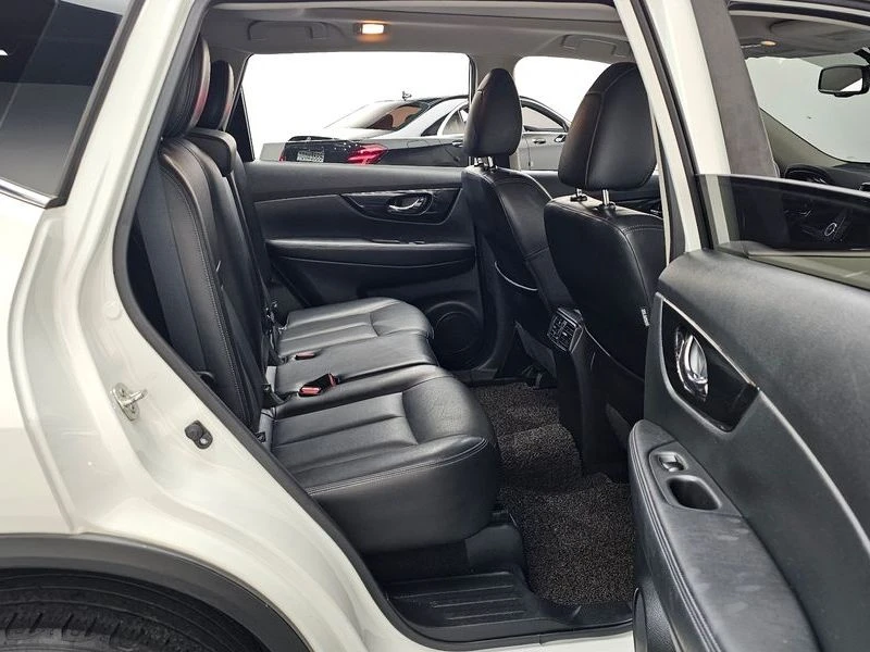 Nissan X-trail 2.5 4WD| 171к.с.| ВКЛ.ТЕХНОТЕСТ, снимка 11 - Автомобили и джипове - 55563342