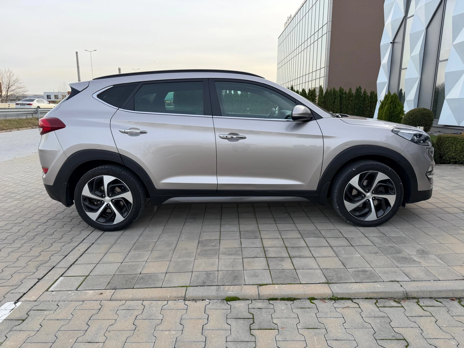 Hyundai Tucson PREMIUM-4X4-���������-��������-������-�����- | Mobile.bg � ����������� 4