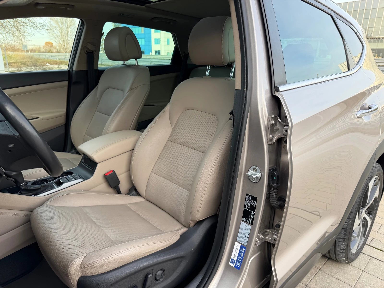 Hyundai Tucson PREMIUM-4X4-���������-��������-������-�����- | Mobile.bg � ����������� 10