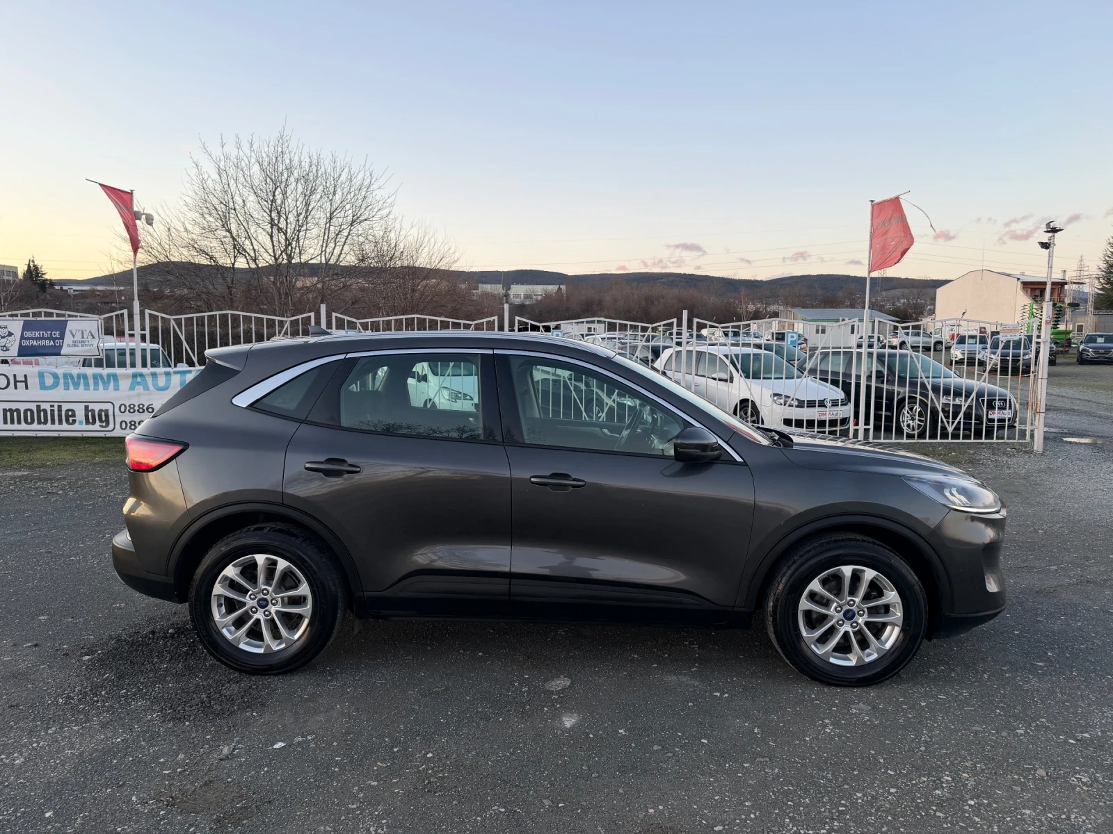 Ford Kuga 2.0 - 190 кс / 4X4 / АВТОМАТИК / CARPLAY / ЕВРО6  - изображение 4