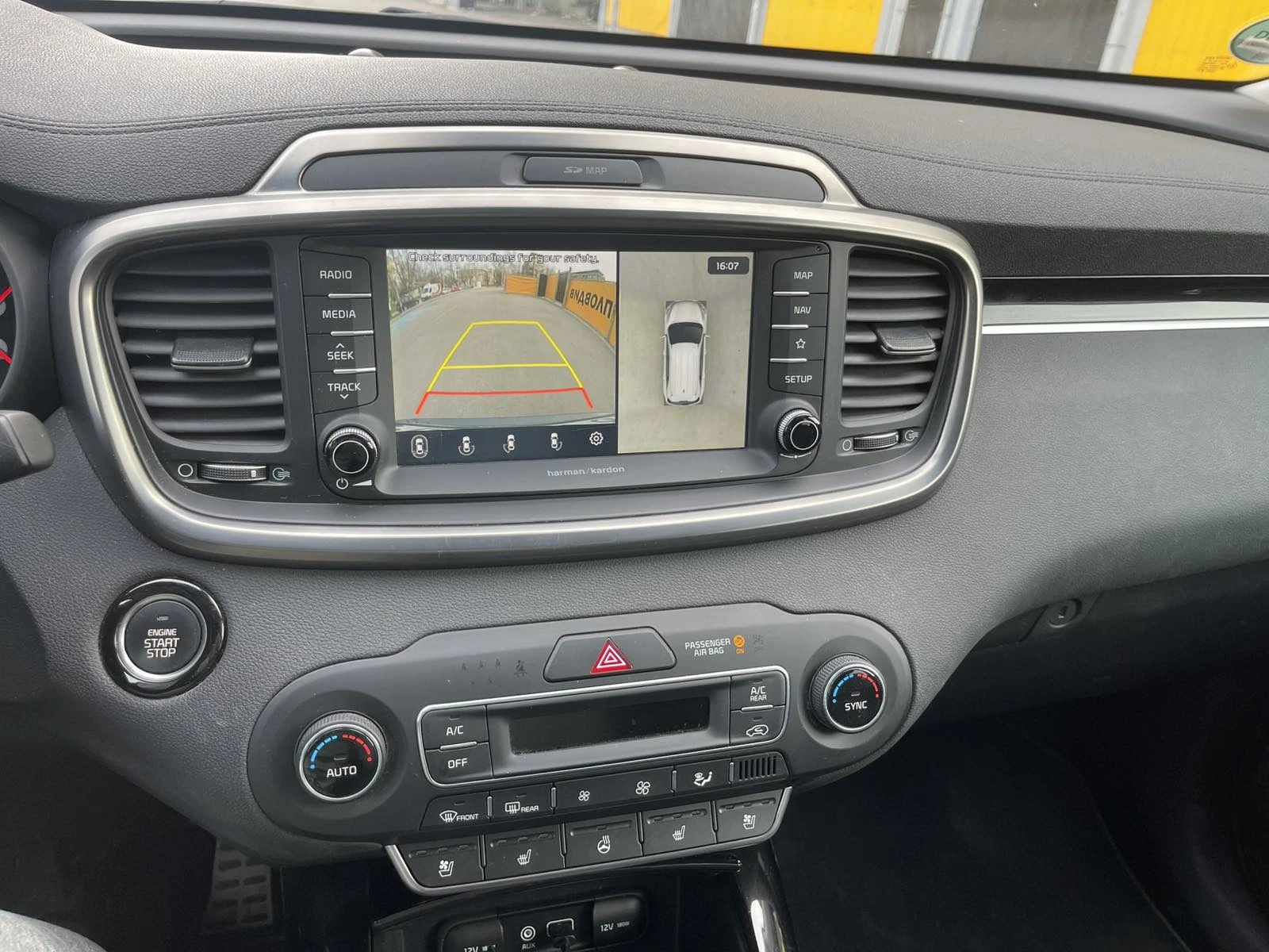 Kia Sorento Facelift 2.2 CRDi Platinum Edition 44000 km, снимка 13 - Автомобили и джипове - 53929290