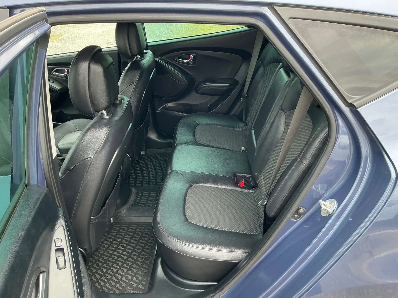 Hyundai IX35 1.7 CRDI, снимка 15 - Автомобили и джипове - 54220157