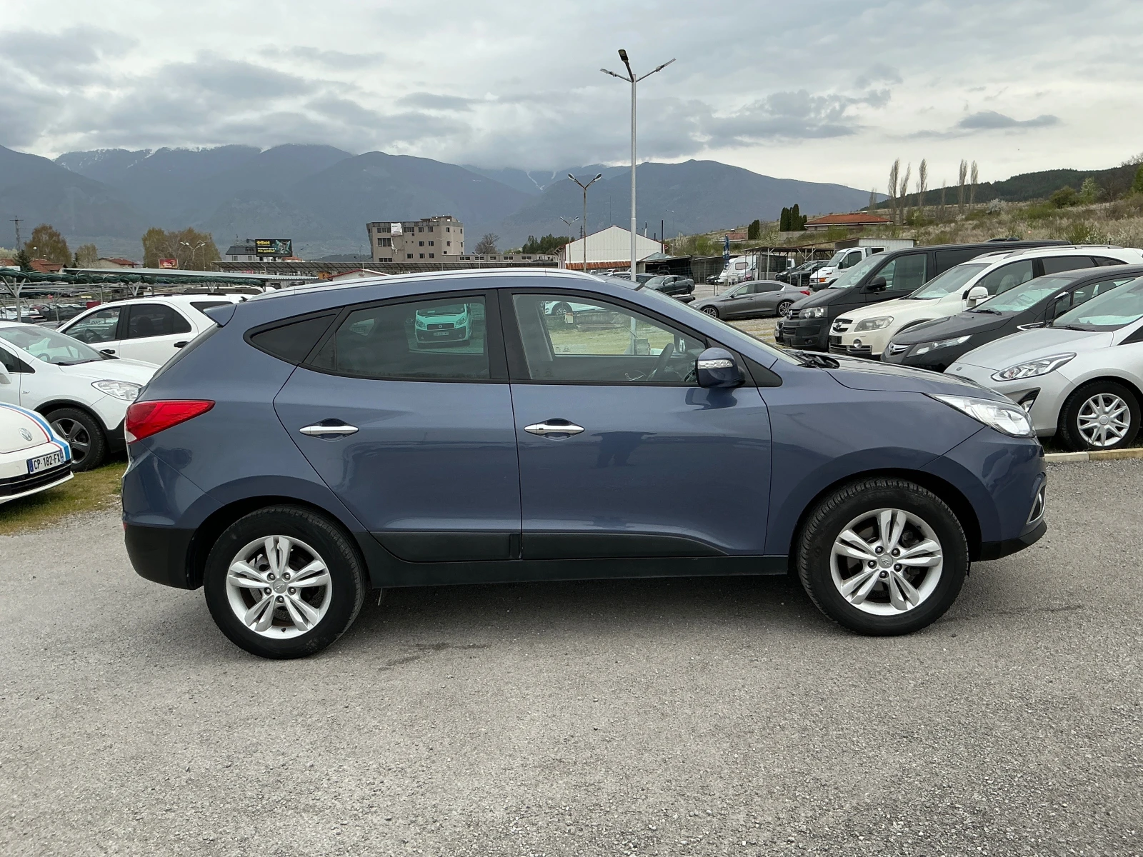Hyundai IX35 1.7 CRDI, снимка 4 - Автомобили и джипове - 54220157