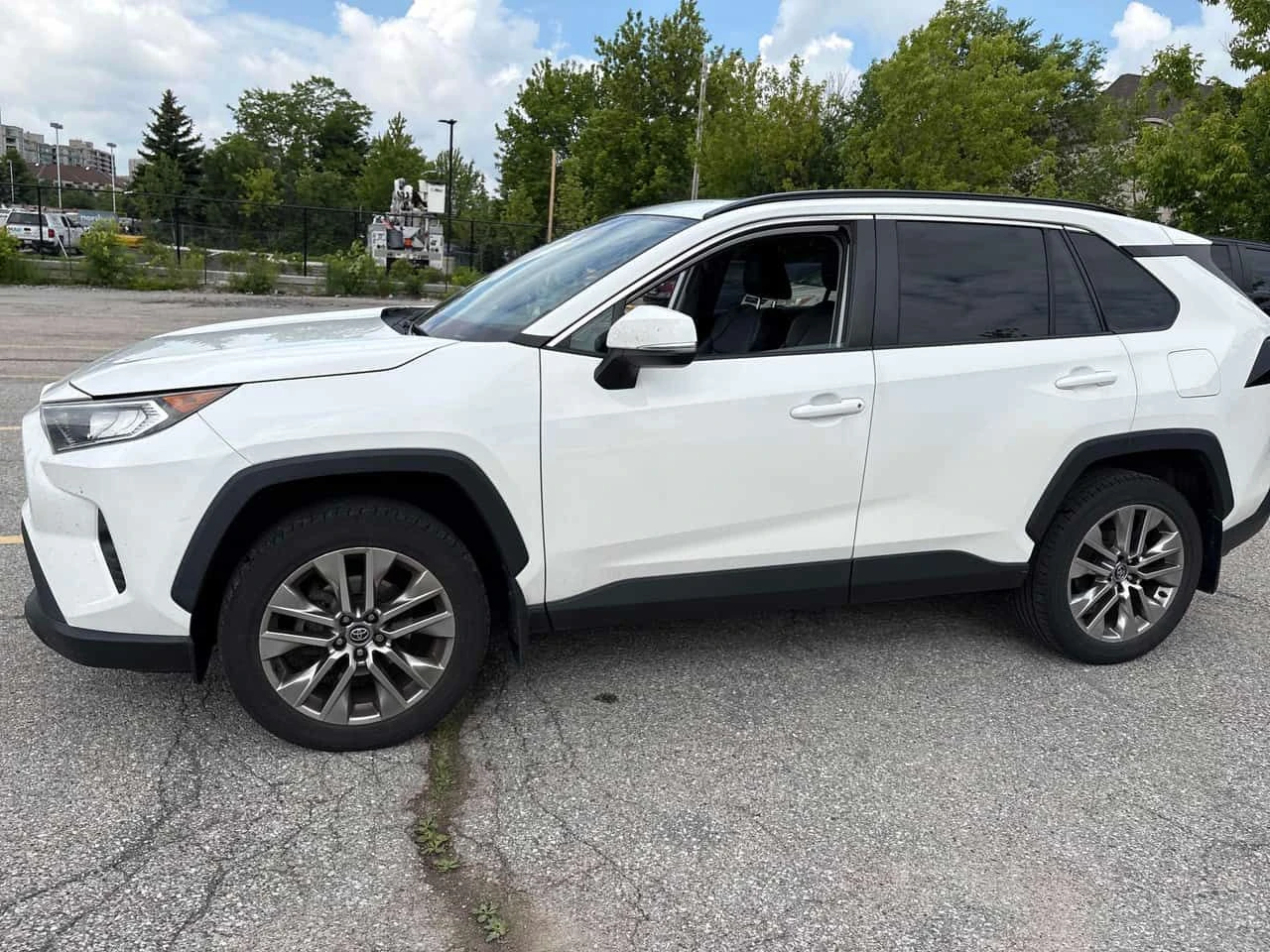 Toyota Rav4 * ПРЕДСТАВИТЕЛСТВО * CARFAX * АВТОКРЕДИТ, снимка 2 - Автомобили и джипове - 54996060