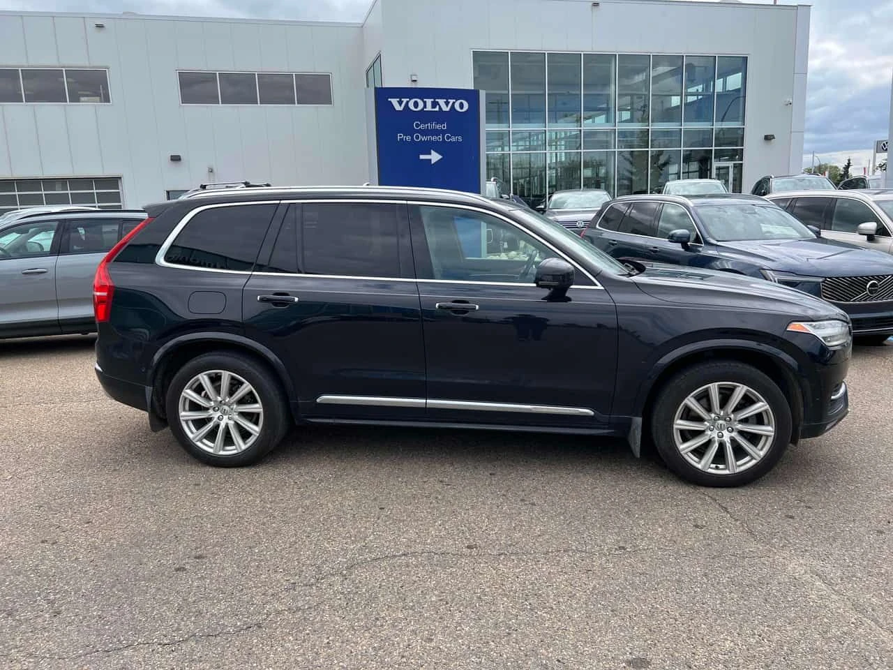 Volvo Xc90  Inscription / 360 / ОБДУХВАНЕ / CARFAX , снимка 3 - Автомобили и джипове - 55702117