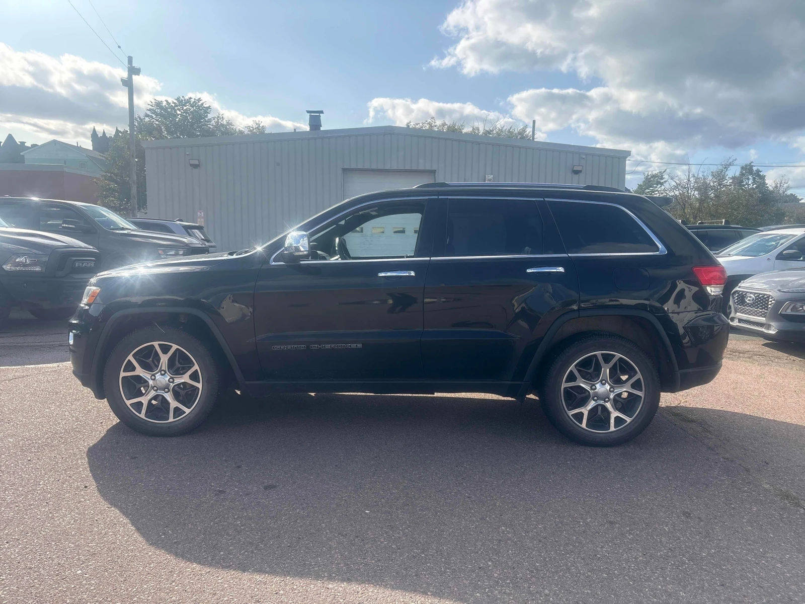 Jeep Grand cherokee * Limited * CARFAX * ОПЦИЯ ЗА ФИНАНСИРАНЕ, снимка 2 - Автомобили и джипове - 56117096