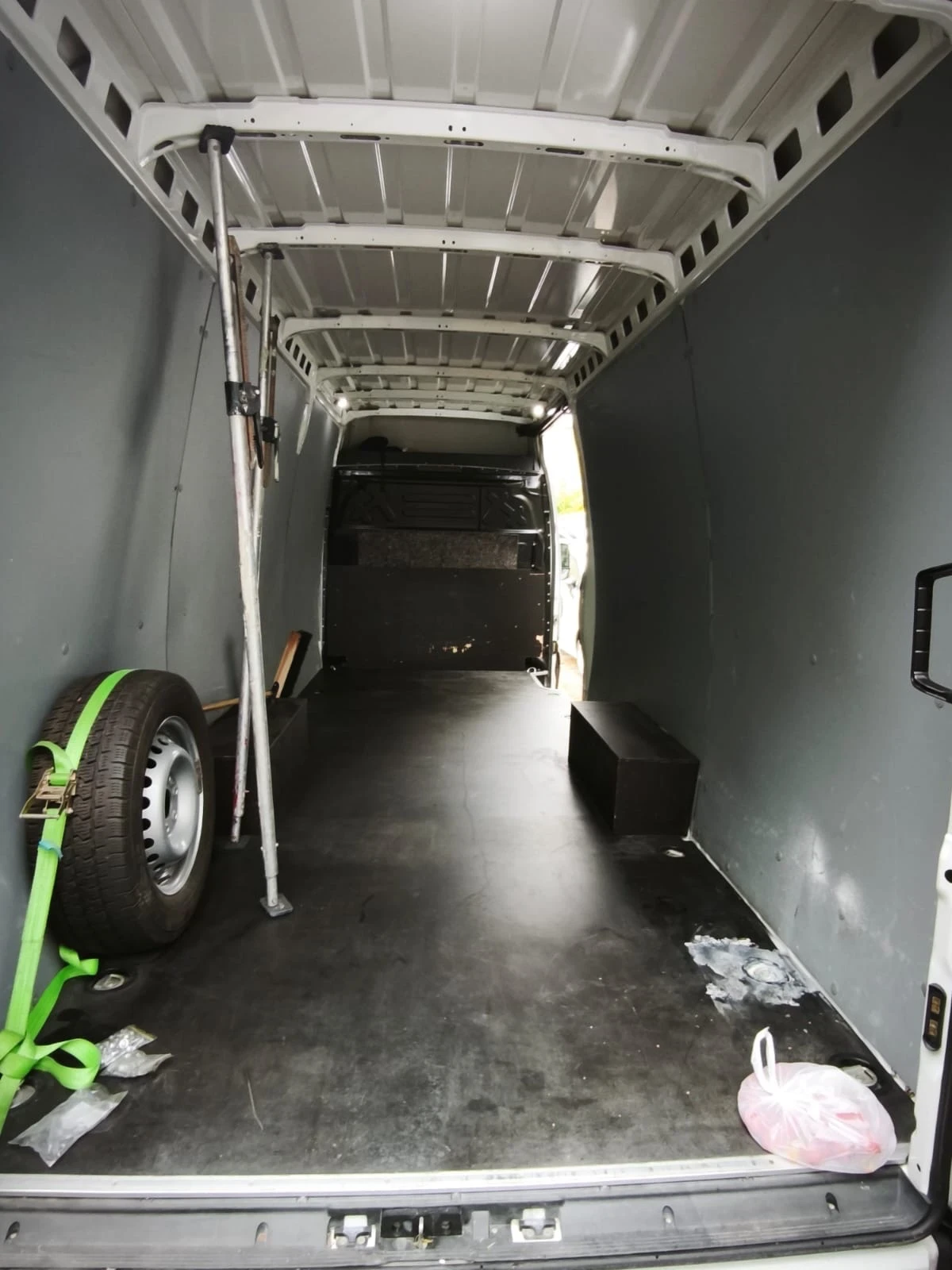 Iveco Daily, снимка 8 - Бусове и автобуси - 56446105