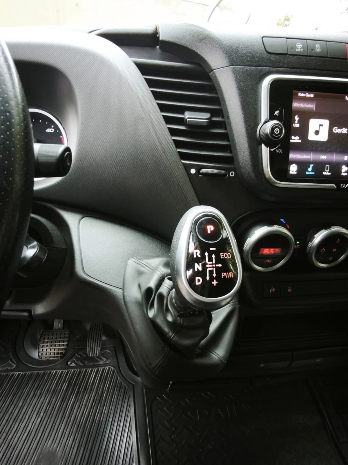 Iveco Daily, снимка 4 - Бусове и автобуси - 56446105
