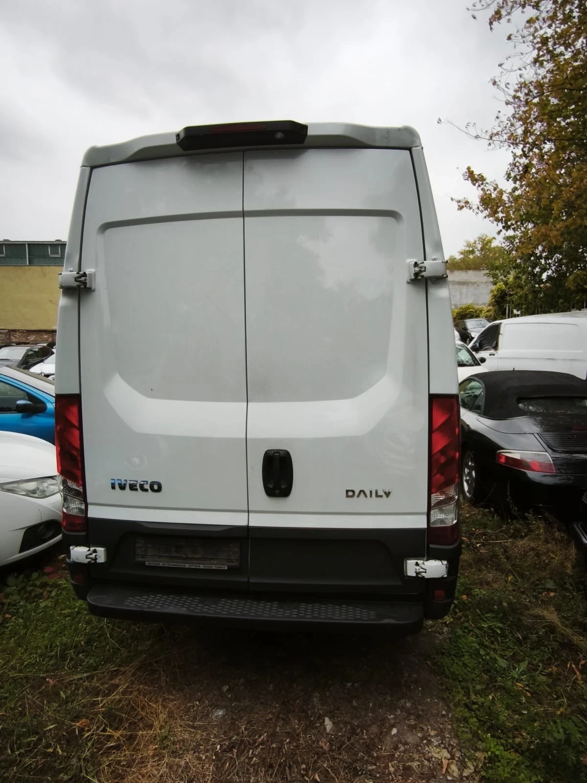 Iveco Daily, снимка 9 - Бусове и автобуси - 56446105