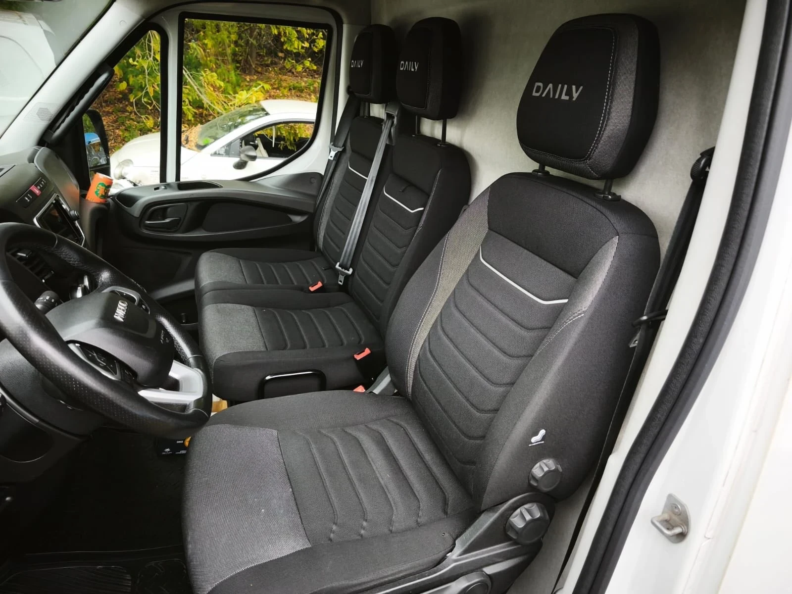 Iveco Daily, снимка 5 - Бусове и автобуси - 56446105