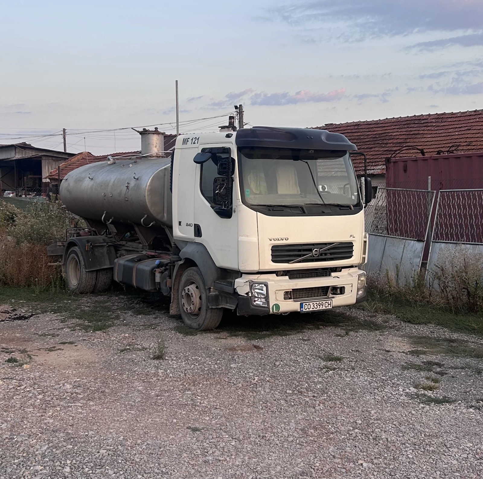 Volvo Fl, снимка 2 - Камиони - 55756408