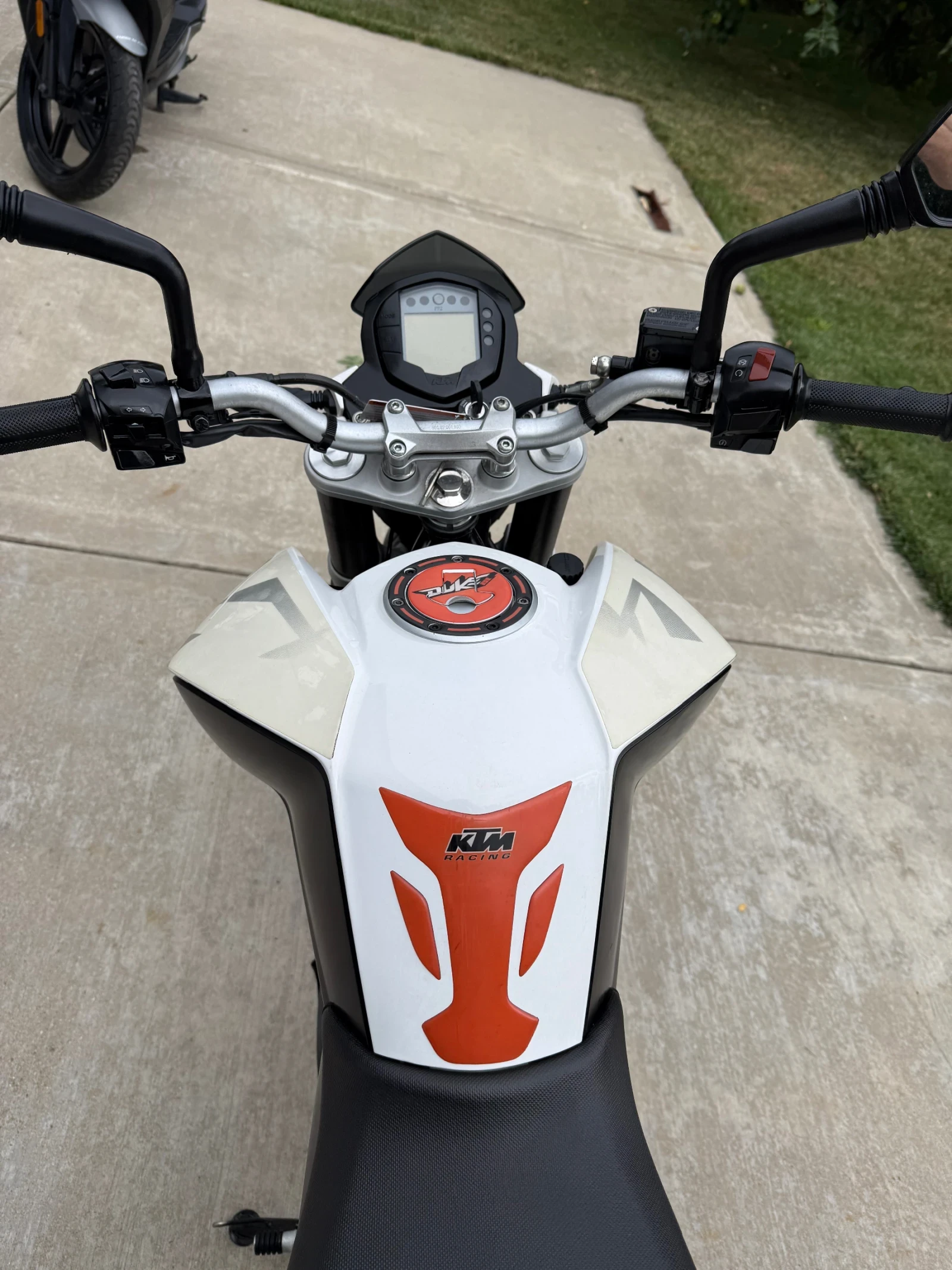 Ktm Duke ABS 200 2016, снимка 8 - Мотоциклети и мототехника - 55406687