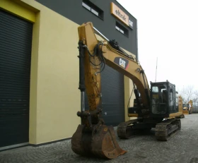 Багер Cat 323ELN, снимка 2