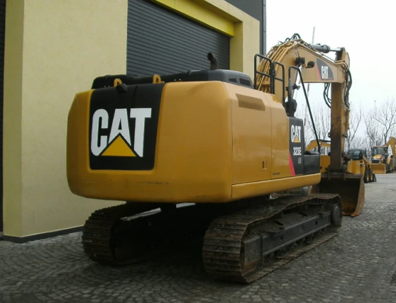 Багер Cat 323ELN, снимка 3 - Индустриална техника - 53347721