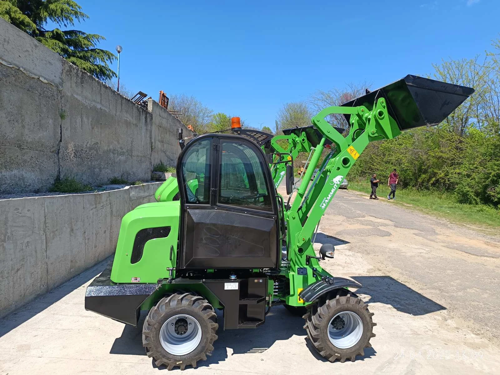 Телескопични товарачи Komatsu МАМУТ X -TRA - изображение 10