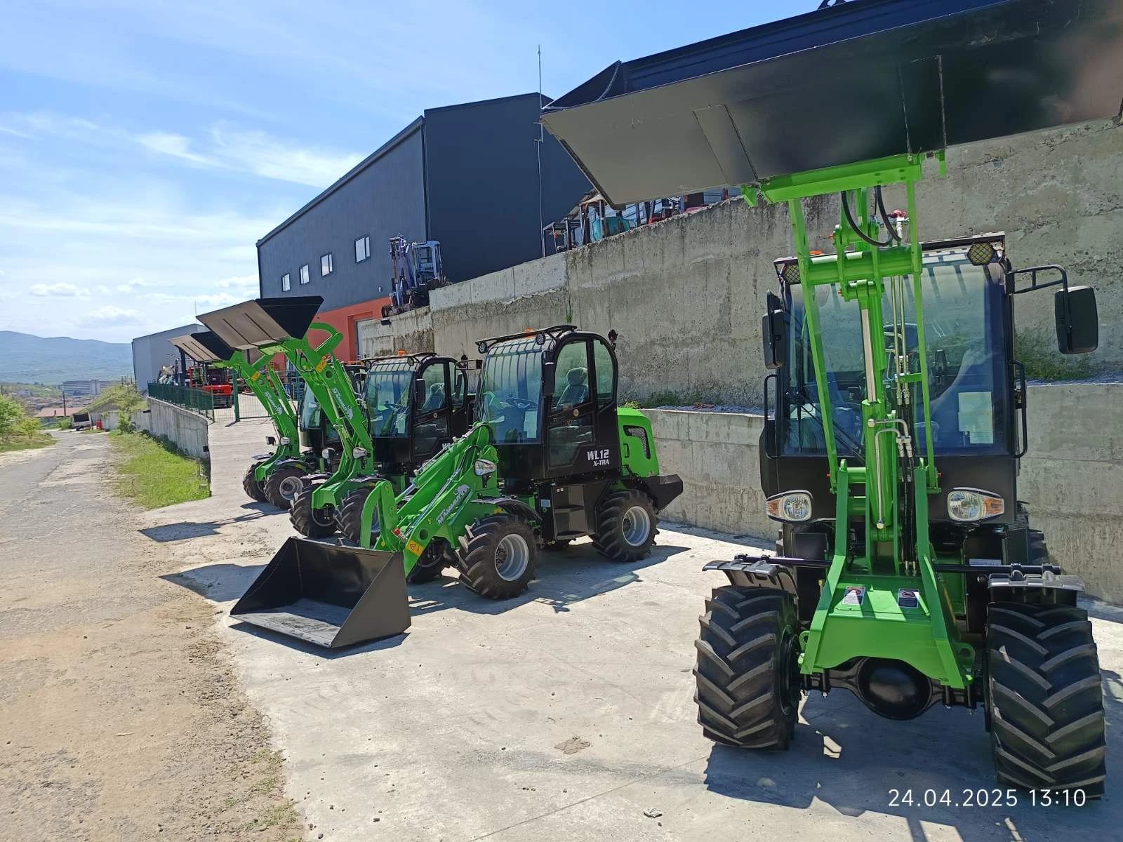 Телескопични товарачи Komatsu МАМУТ X -TRA - изображение 2
