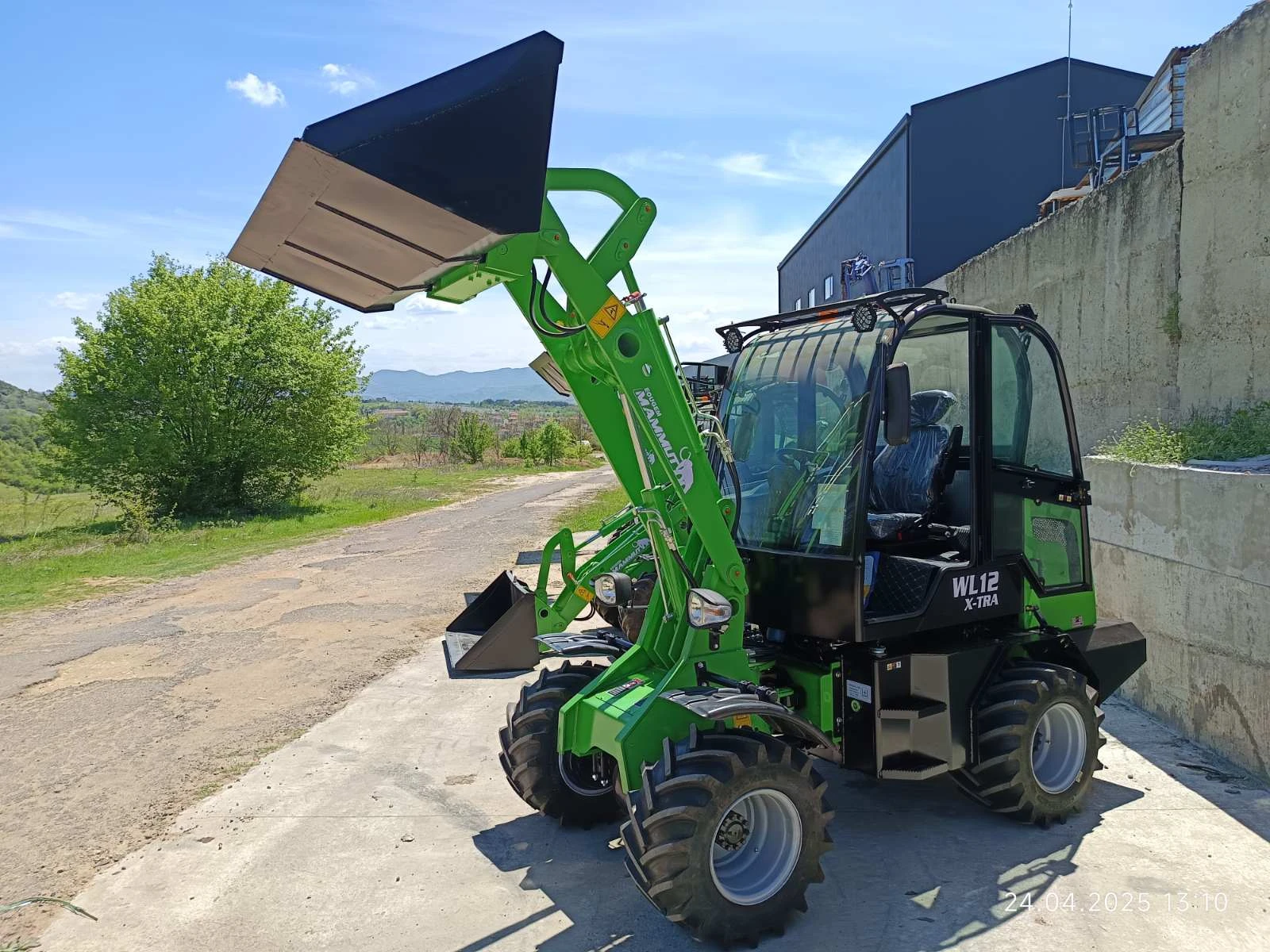 Телескопични товарачи Komatsu МАМУТ X -TRA - изображение 4
