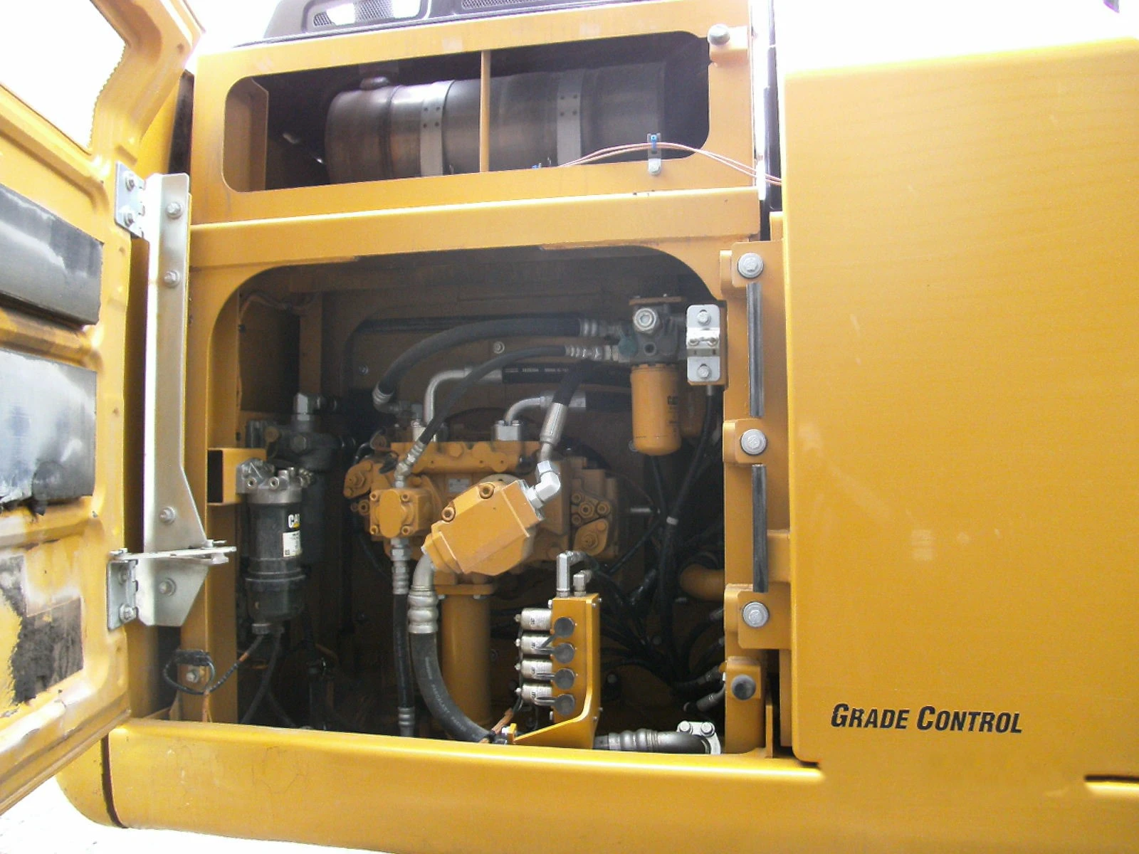 ����� Cat 323ELN | Mobile.bg � ����������� 12