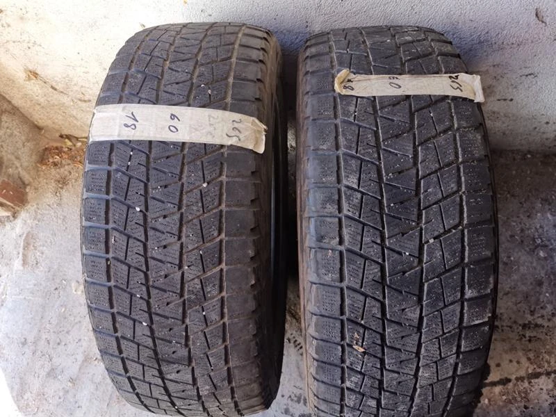 Гуми Зимни 265/60R18, снимка 1 - Гуми и джанти - 46829748