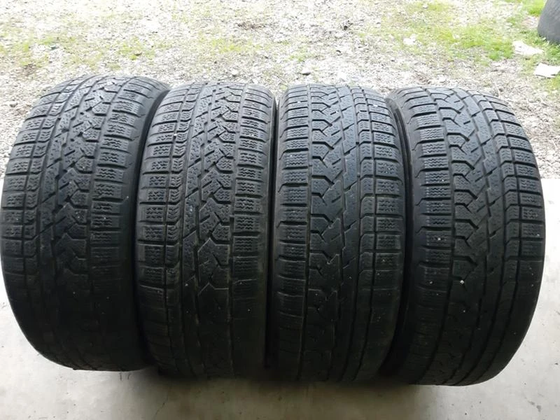 Гуми Зимни 265/65R17, снимка 1 - Гуми и джанти - 35189996