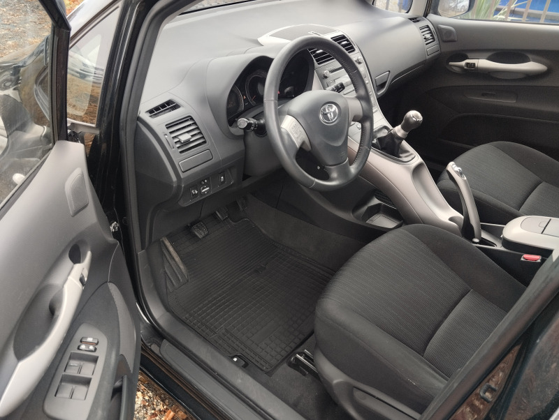 Toyota Auris 1.4 VVT-i , снимка 10 - Автомобили и джипове - 46472401