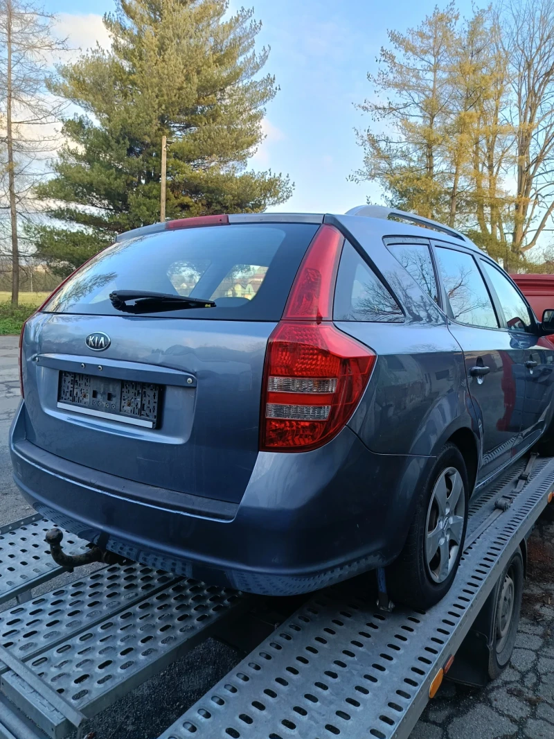 Kia Ceed 1.6 i, снимка 2 - Автомобили и джипове - 48330426