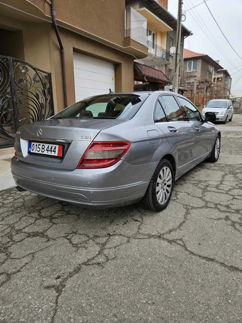 Mercedes-Benz C 220, снимка 3 - Автомобили и джипове - 48740213