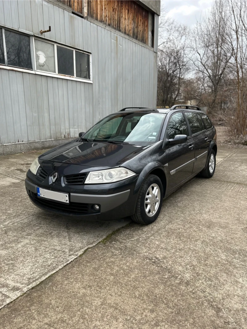 Renault Megane Комби, снимка 2 - Автомобили и джипове - 49303195