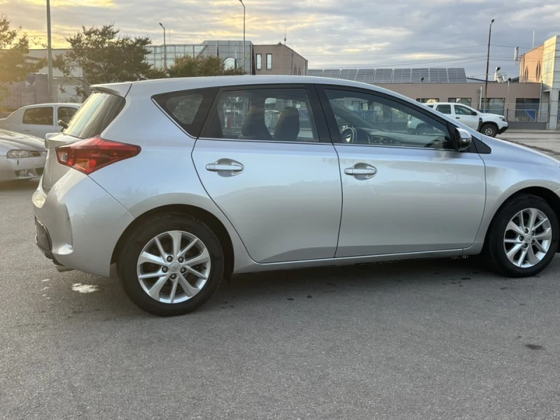 Toyota Auris 1.6 БЕНЗИН  EURO5 , снимка 8 - Автомобили и джипове - 51540226