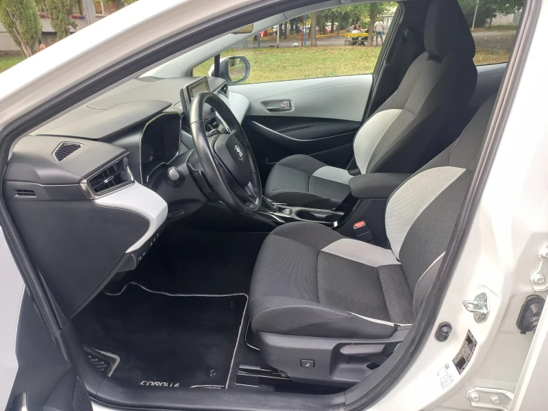 Toyota Corolla 2.0  Hybrid  Club, снимка 9 - Автомобили и джипове - 52516200