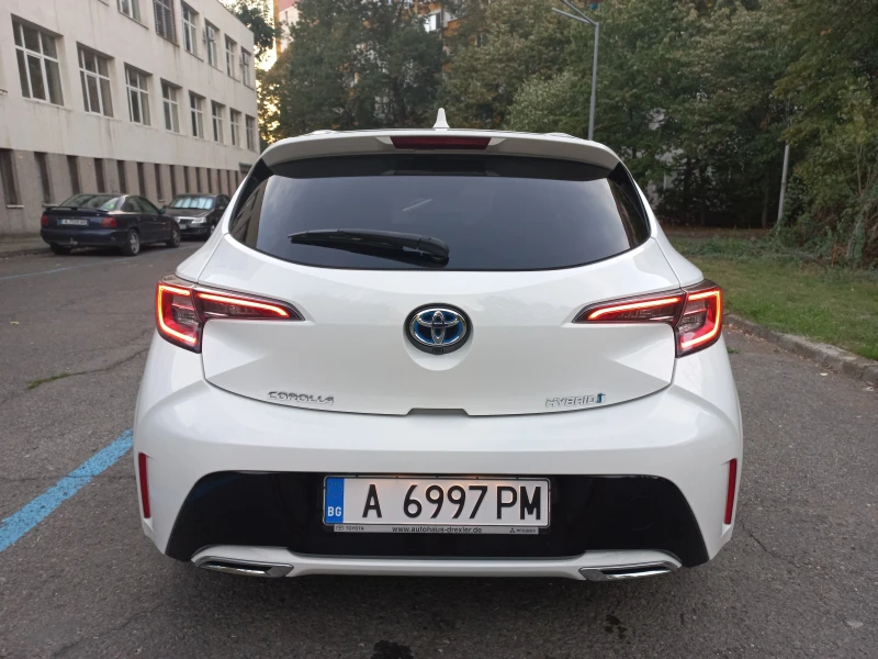 Toyota Corolla 2.0  Hybrid  Club, снимка 4 - Автомобили и джипове - 52516200