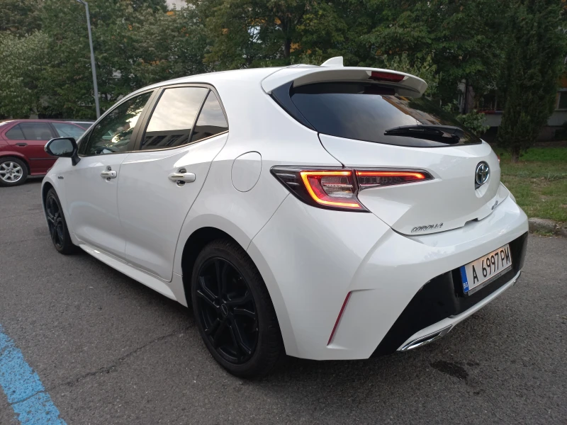 Toyota Corolla 2.0  Hybrid  Club, снимка 3 - Автомобили и джипове - 52516200