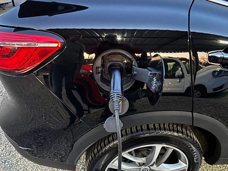 Mg EHS Plug in Hybrid/Bose/Pano/CarPlay/360/Virtual, снимка 7 - Автомобили и джипове - 52463322