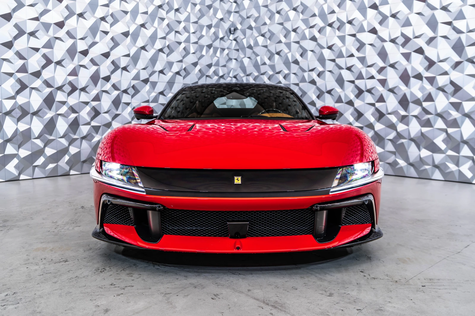 Ferrari 812 Superfast 12 Cilindri Rosso Corsa / Cuoio interior - изображение 2