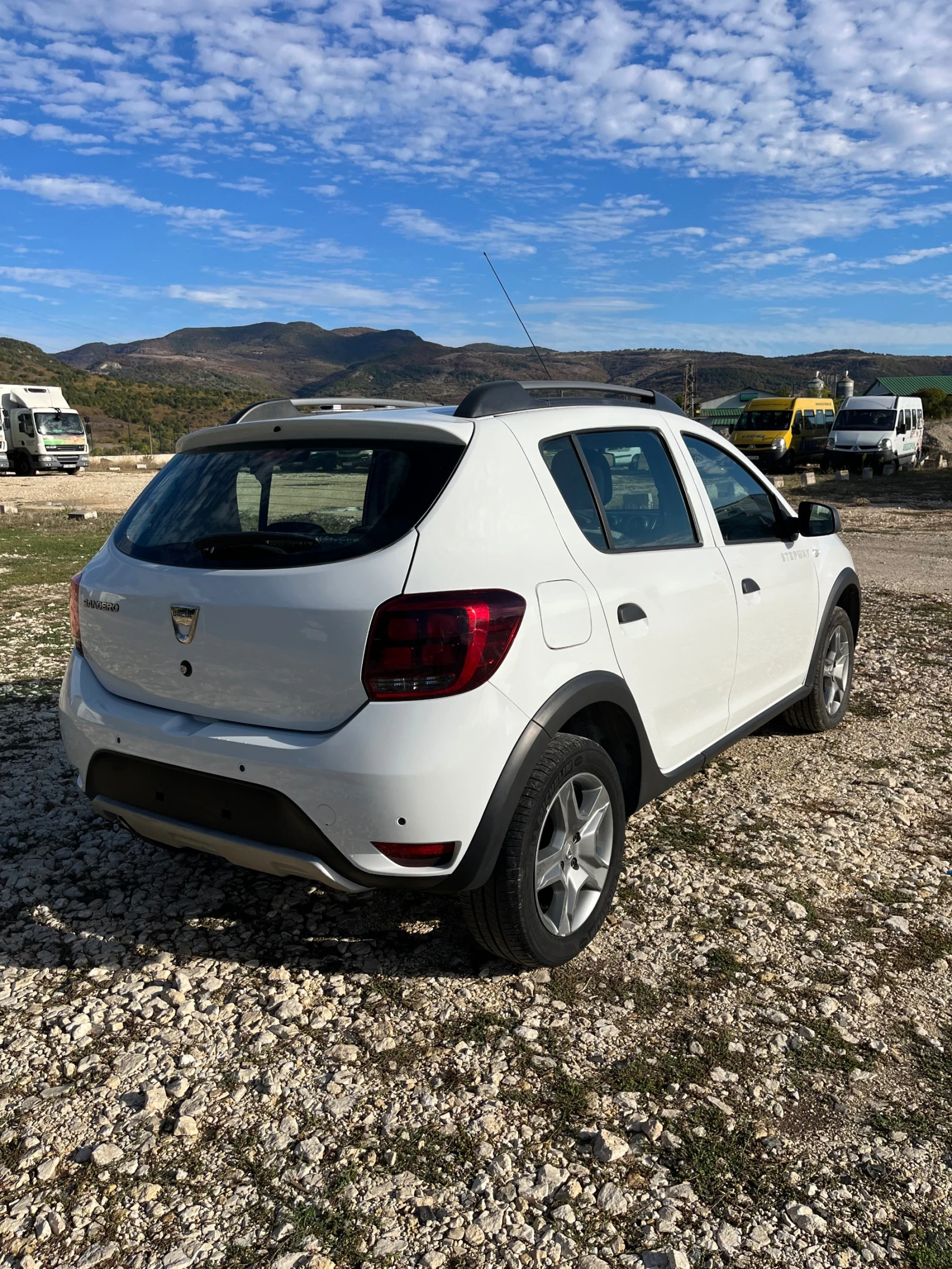 Dacia Sandero 1.5 dci Stepway - изображение 4