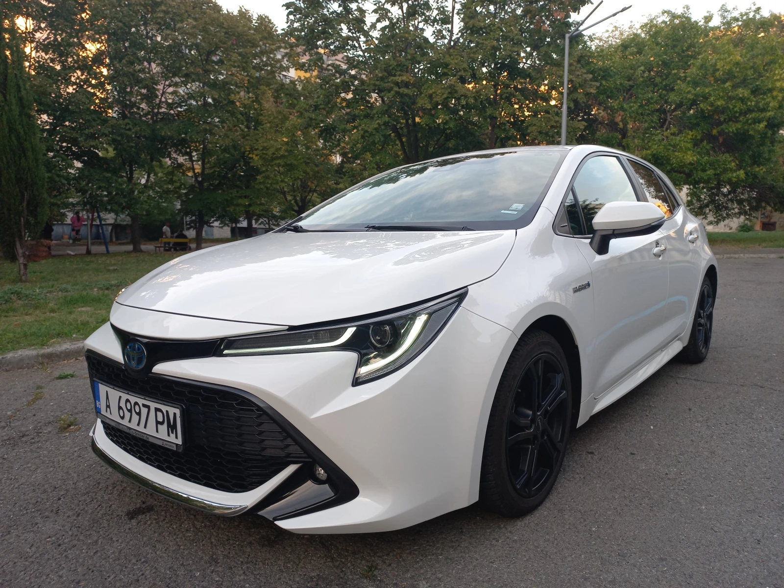 Toyota Corolla 2.0  Hybrid  Club | Mobile.bg � ����������� 1